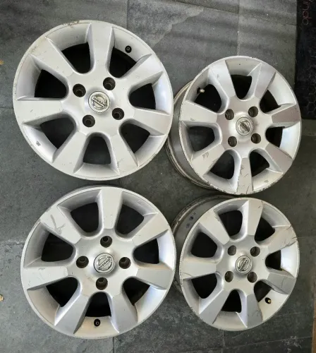 JOGO DE RODA NISSAN ARO 15 ORIGINAL 