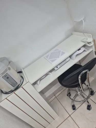 MESA COM COLETOR DE PÓ IMBUTIDO