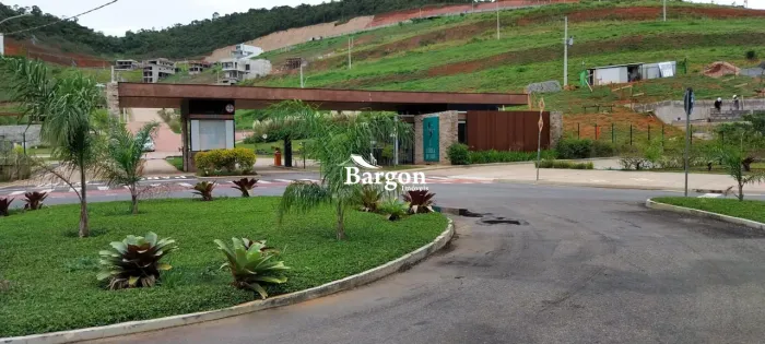 Lote com 300 metros quadrados a venda no Condomínio Estrela do Lago em Juiz de Fora