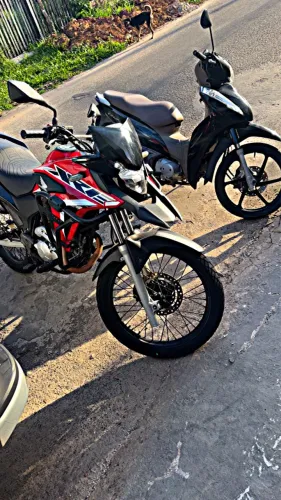 Troco Biz e Xre em carro