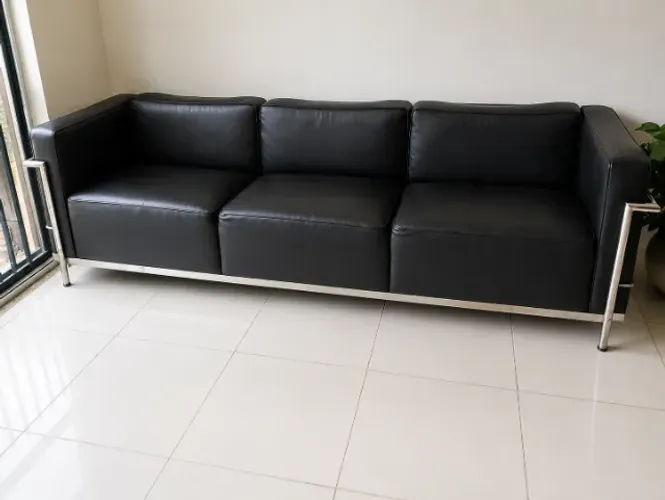 SOFÁ MARAVILHOSO - OPORTUNIDADE IMPERDÍVEL! ? Renove sua sala com um sofá moderno, eleg