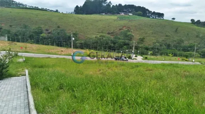 Terreno em Condomínio Fechado - 252,00m² no Residencial Mantiqueira
