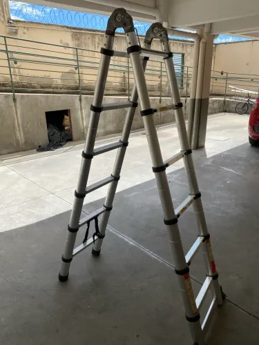 Escada Telescópica Articulada Alumínio Dupla - Cabe no Porta-Malas - Conservada