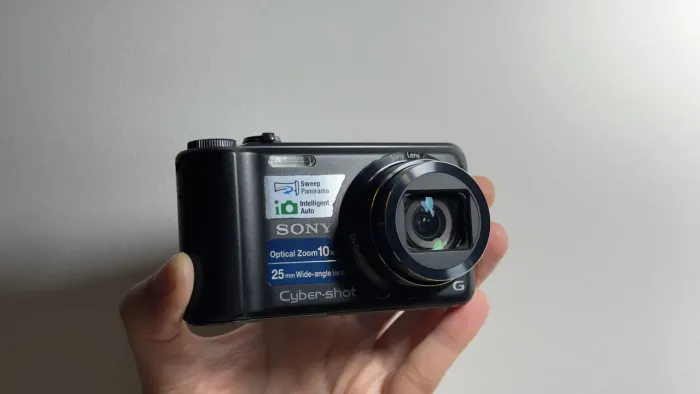 Sony Cybershot DSC-H55 - câmera digital compacta de 14.1MP e 10x de zoom