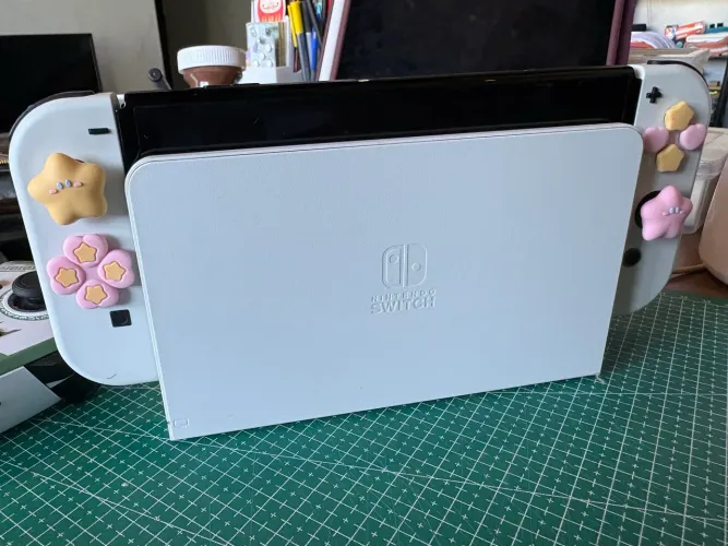 Nitendo Switch OLED Usado, com a caixa + um controle