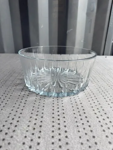 Tigela antiga de cristal Arcoroc francesa