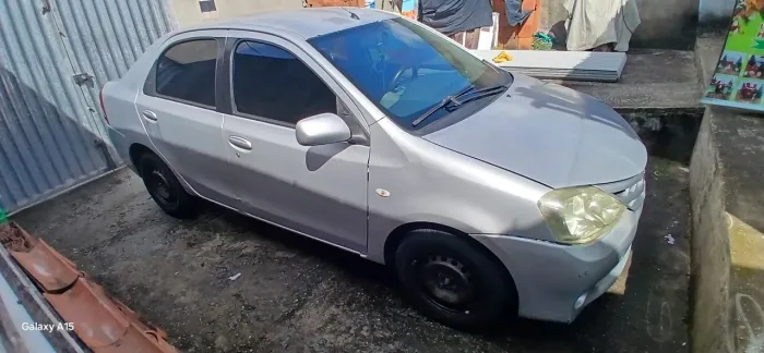 Toyota Etios XS Sedan 1.5 Flex 16V 4P Mec. 2013