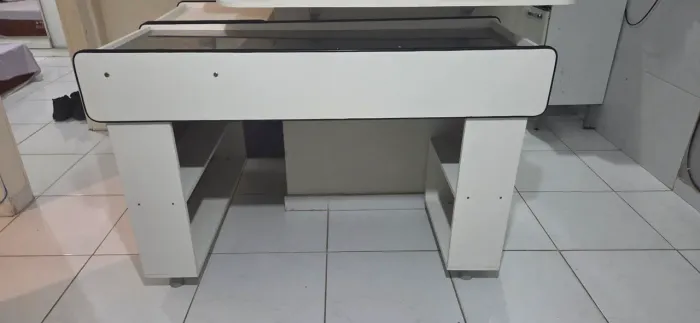 Caixa de atendimento branco Tormifrio