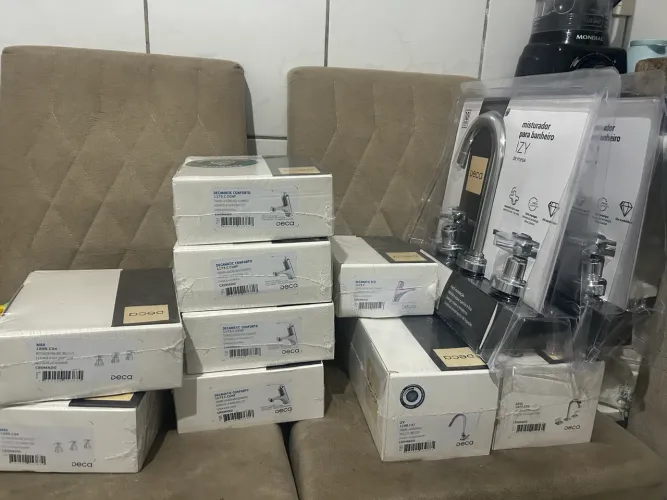 Lote de Metais Deca Originais - Produtos Novos na Caixa e originais 