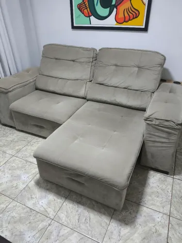 Sofá Retrátil e Reclinável muito novo, sempre usado com capa.