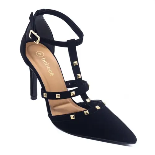 Scarpin com spikes