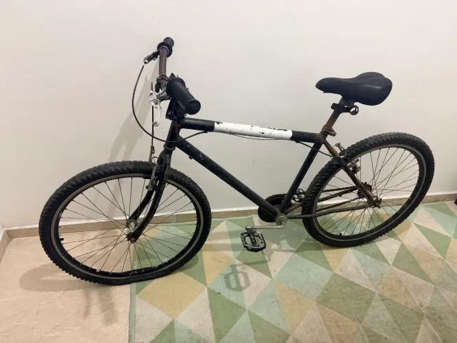 Vende-se bicicleta usada