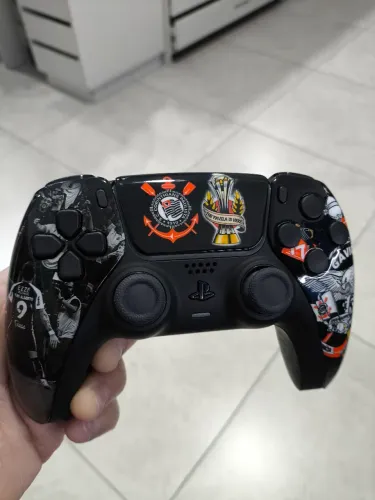 Controle PS5 personalizado Corinthians com analógico halll efect e click de mouse ?