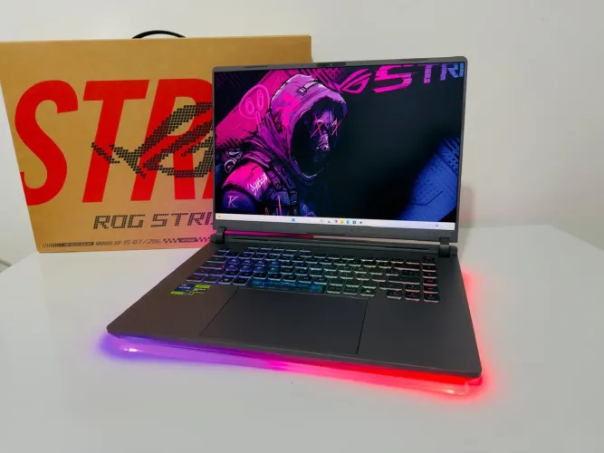 NOTEBOOK ASUS ROG STRIX-I9-14900HX-RTX 5060 8GB-SSD 1TB-TELA 16 240HZ