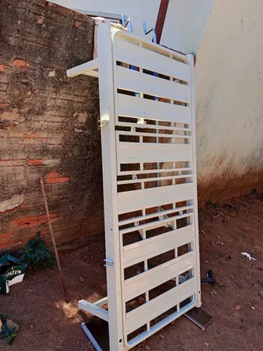 Cama hospitalar reclinável