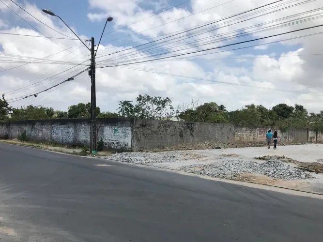 Terreno Parque Santo Amaro, 3 Frentes, Rua Asfaltada, Energia e Água e Esgoto