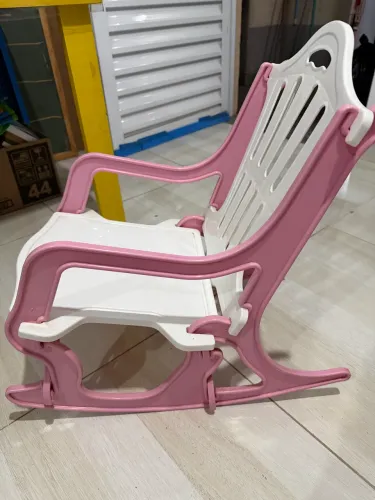 Cadeira balanço boneca