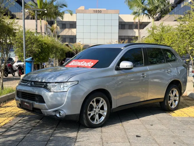 Mitsubishi Outlander 3.0/ GT 3.0 V6 Aut. 2015
