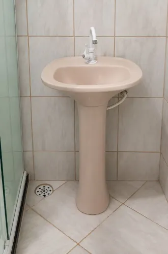 Pia de banheiro com coluna - Bom estado