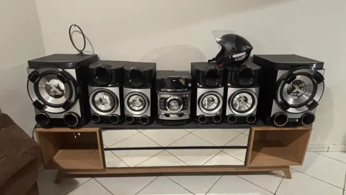 Som LG CM9520