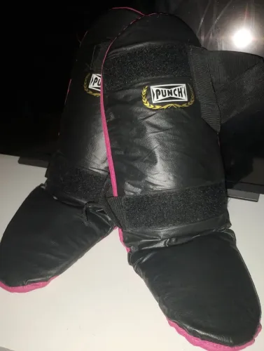 Protetor De Canela Com Pé Punch Sports - Muay Thai / Kickboxing