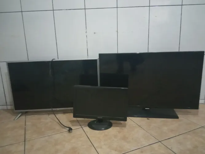 Lote de TVs e Monitor para Peças ou Reparo