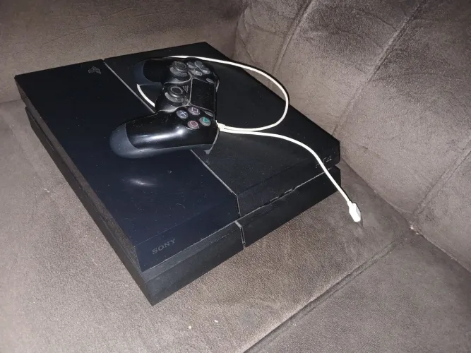 PLAY STATION 4 FAT 