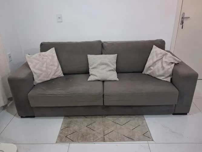 Sofá Retrátil 2,24m Suede Cinza 3 Lugares - R$990