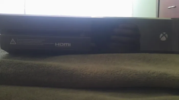 Vendo Xbox One 1tb( Leia a descrição)