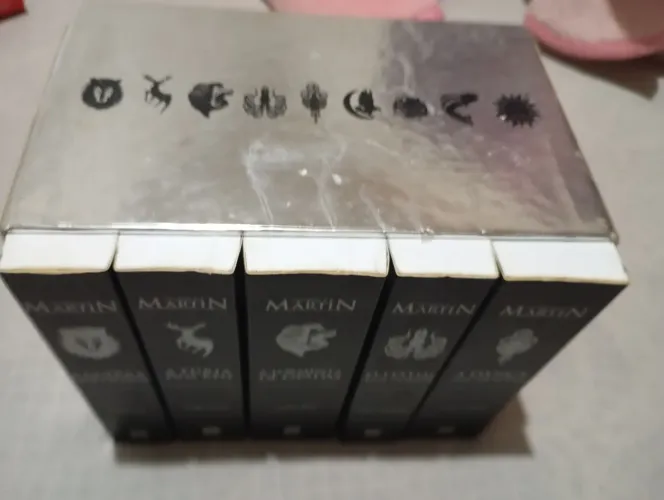 Box Deluxe Game of thrones -As Crônicas de Gelo e Fogo