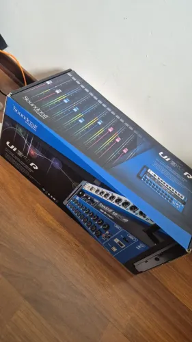 Soundcraft UI24r