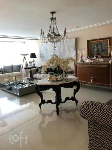 Casa à venda em Vila Assunção com 800 m², 5 quartos, 3 suítes, 5 vagas