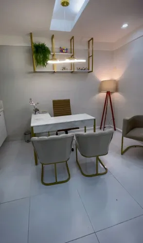 LOCAÇÃO DE SALA COMERCIAL NO TIROL