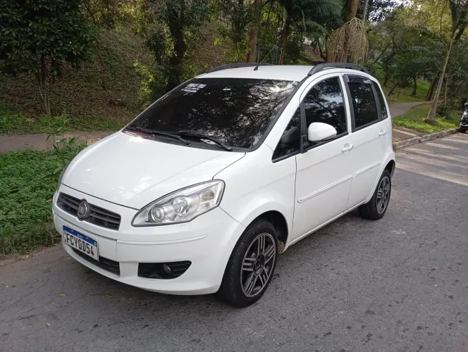 Fiat Idea Attractive 1.4 Fire Flex 8V 5P 2012