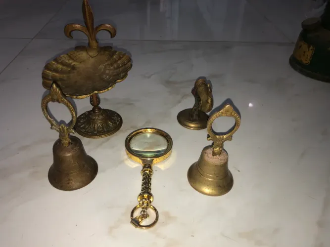Vende-se lotes de antiguidades de bronzes