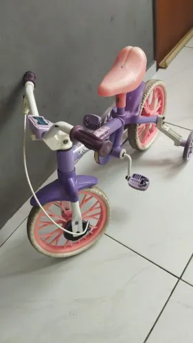 Bicicleta infantil 3 a 4 anos 