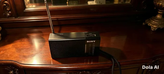 Rádio portátil de bolso, funcionando perfeitamente <br>Modelo lcf p36 pilhas AA