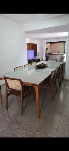 mesa de vidro laqueada de 8 lugares