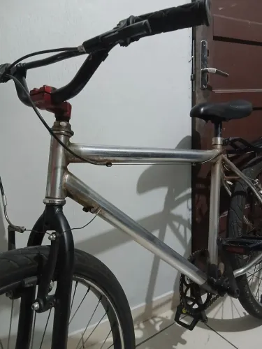 Bicicleta aro 26 com descanso e garupa