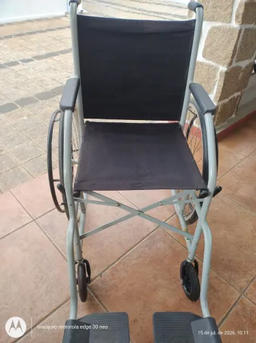 Cadeira de rodas semi-nova