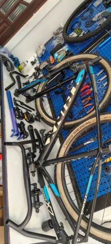 Peças e acessórios para bicicleta