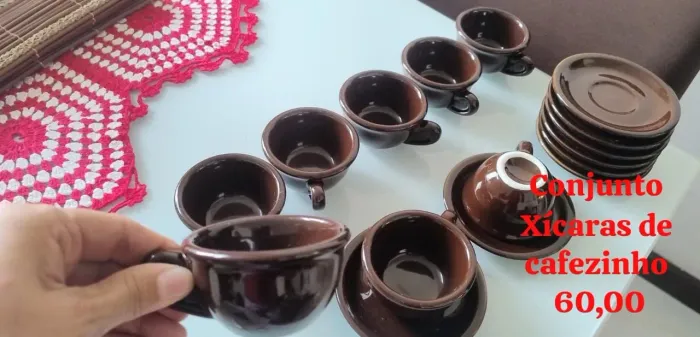 Louça: Conj. xícaras cafézinho com pires.