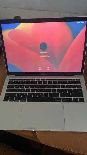 MacBook Pro 2017 - I7 - 16GB RAM