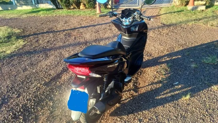 VENDO PCX 150 SUPER CONSERVADA 2 PNEUS NOVOS