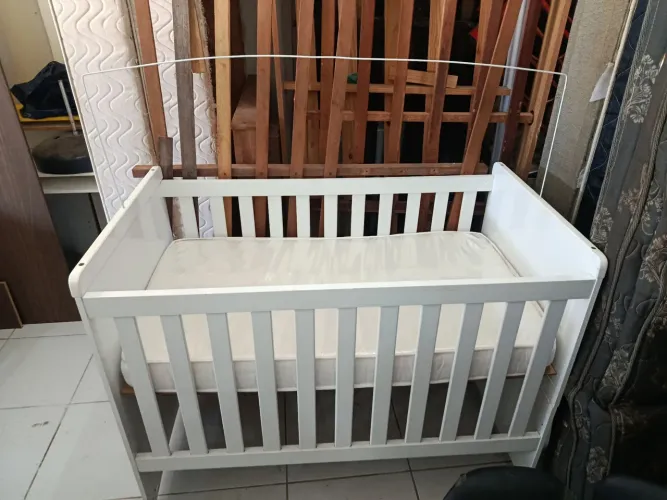 Berço com colchão