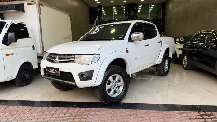 Mitsubishi L200 Triton HLS 2.4 Flex 16V CD Mec. 2016