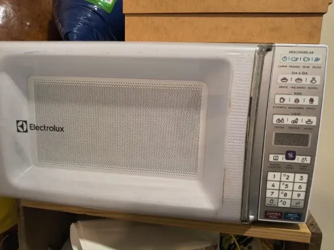 Micro-ondas Electrolux MEO44 34 litros