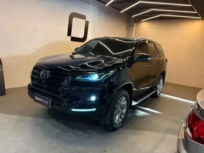 Toyota Hilux SW4 SRX 4X4 2.8 TDI 16V Dies. Aut. 2024