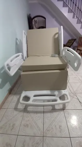 Camapoltrona hospitalar PILATE EVOLUTION,elétrica, colchão original+ colchão antescara.   