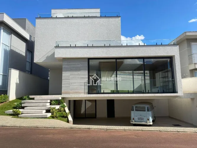 Sobrado alto padrão novo no Condomínio Residencial Boulevard Bacacheri.
